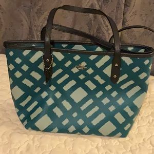 Coach Handbag. Teal and Aqua. Zipper Closure.